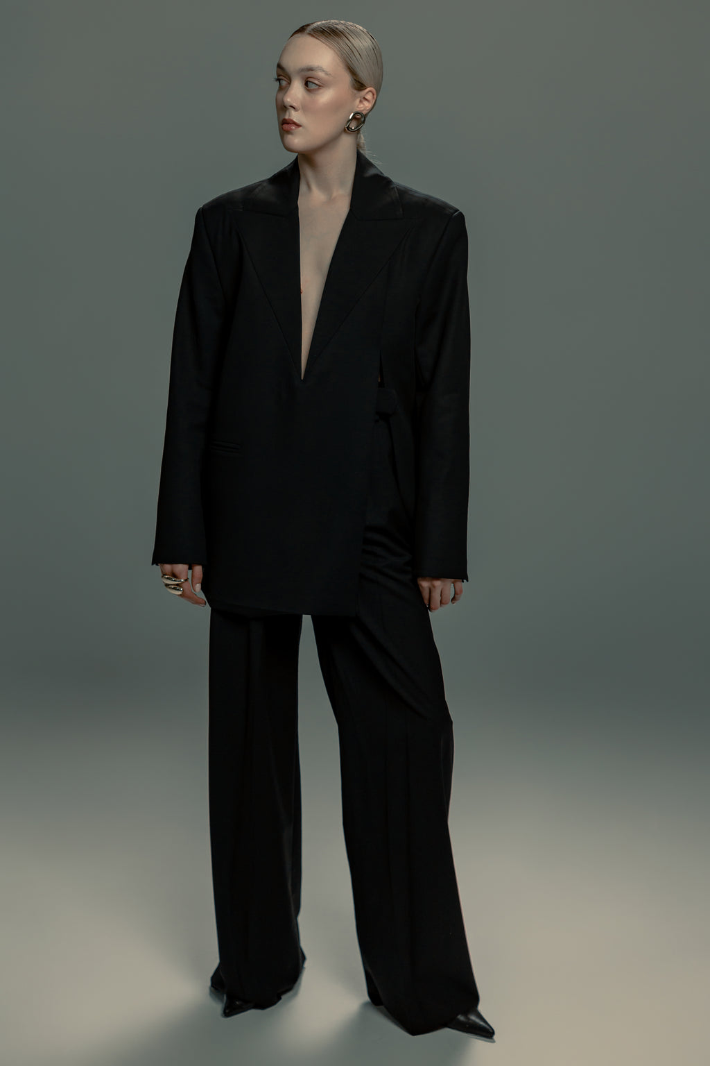 Black Buttonless Pullover Blazer