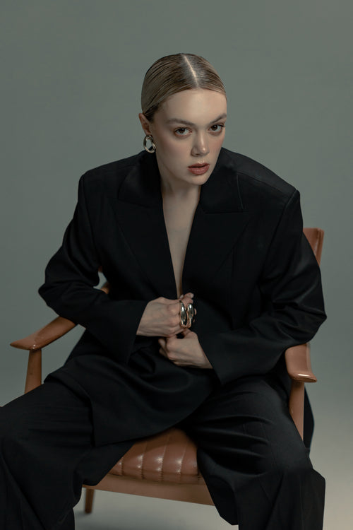 Black Buttonless Pullover Blazer