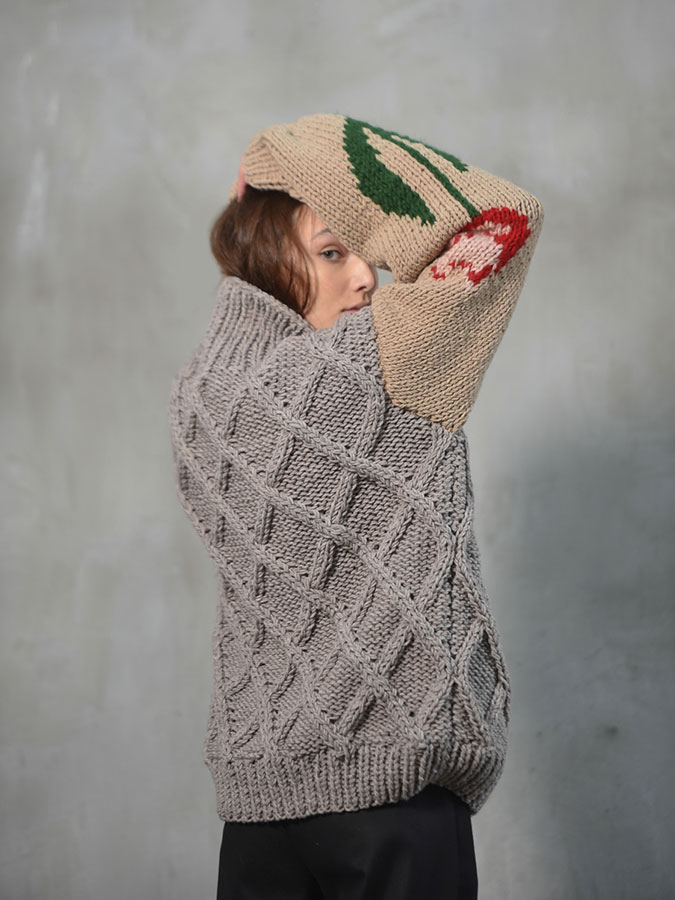 Knitted turtleneck sweater with Dragon & Tulip embroideries (made to order)