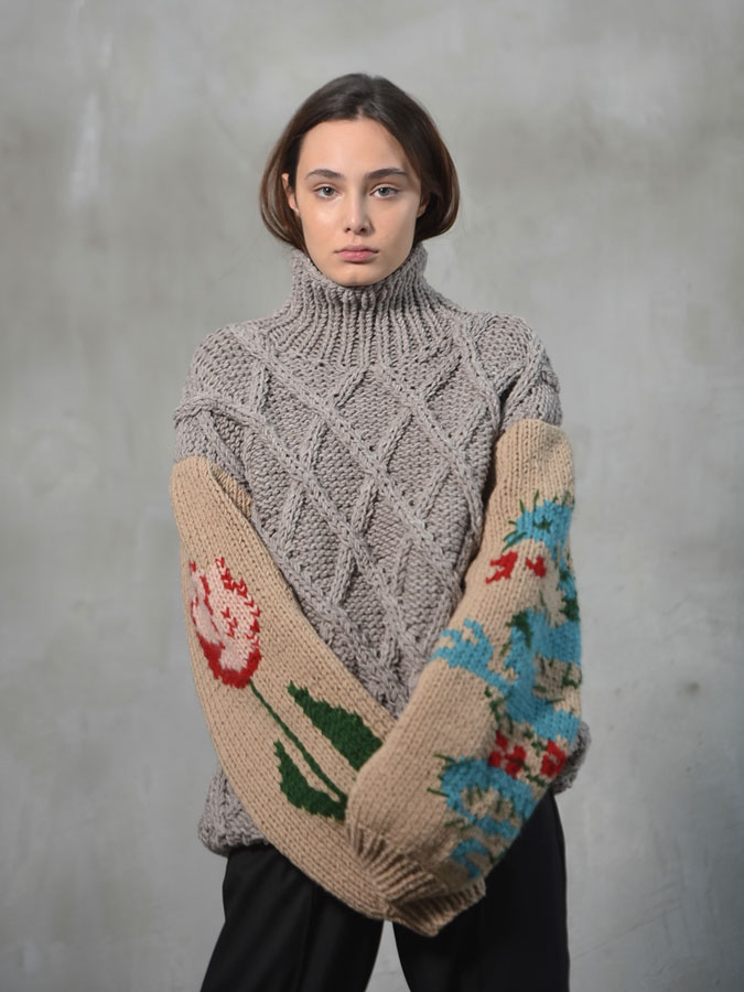 Knitted turtleneck sweater with Dragon & Tulip embroideries (made to order)