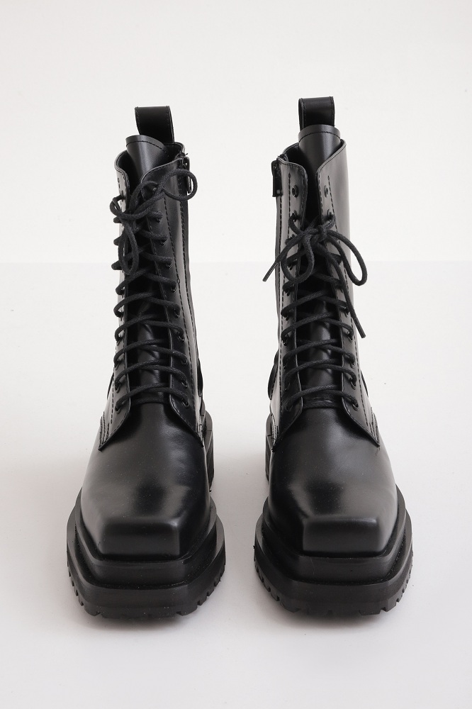 Laced leather boots (Made to order)